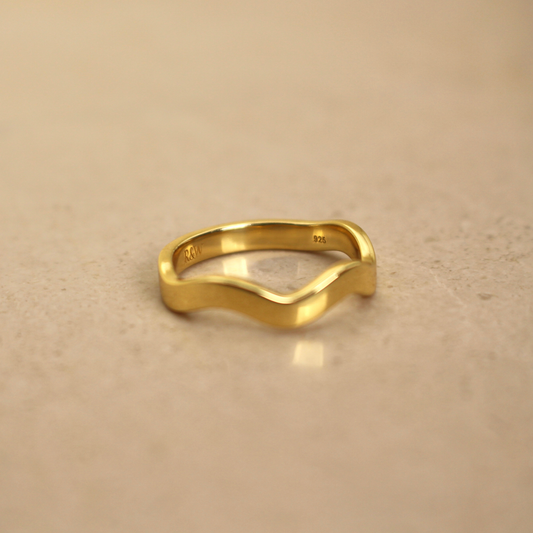 Gold Vermeil Wavy Ring - Rose and Wolf
